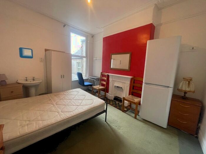 1 Bedroom Terraced House To Rent In Ninian Road, Roath, Cardiff, CF23