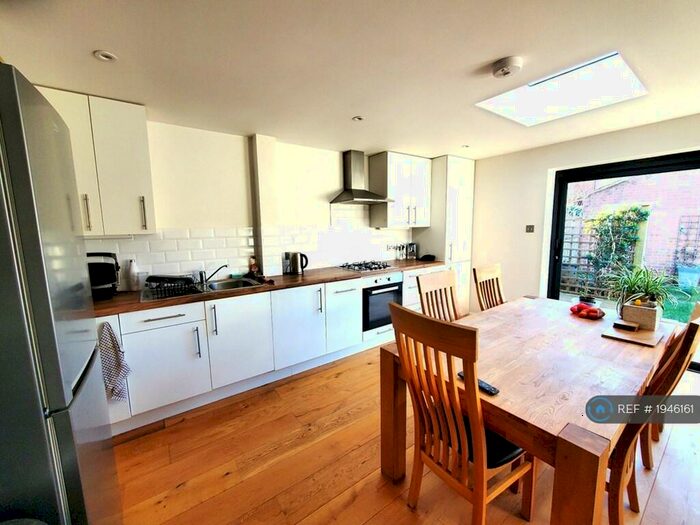 3 Bedroom End Of Terrace House To Rent In Chivalry Road, London, SW11