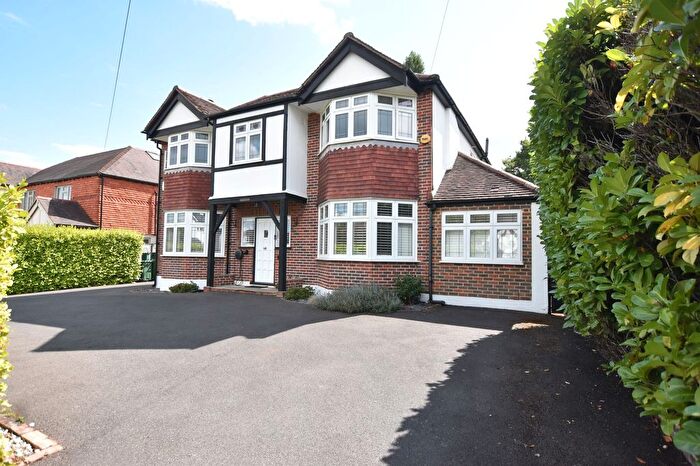 5 Bedroom Detached House To Rent In Gatesden Road, Fetcham, KT22