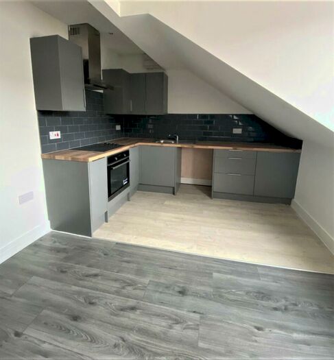 1 Bedroom Flat To Rent In High Street, Barry, Vale Of Glamorgan, The, CF62