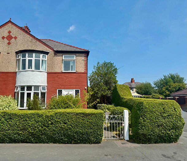 3 Bedroom Semi-Detached House For Sale In Meadway, Penwortham, Preston, PR1