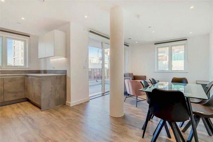 3 Bedroom Flat To Rent In Fresh Wharf Road, Barking, Essex, IG11