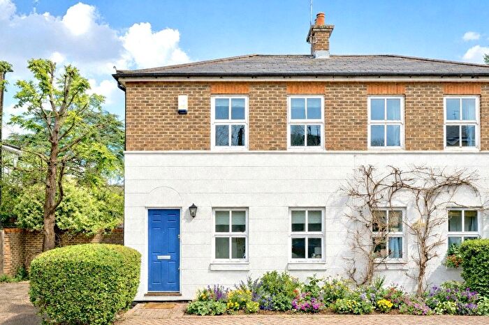2 Bedroom Semi-Detached House For Sale In Timothy Close, London, SW4