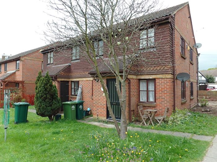 1 Bedroom End Of Terrace House To Rent In Dutch Barn Close, Staines, TW19