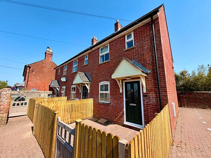 2 Bedroom End Of Terrace House For Sale In Rope Yard, Royal Wootton Bassett, SN4