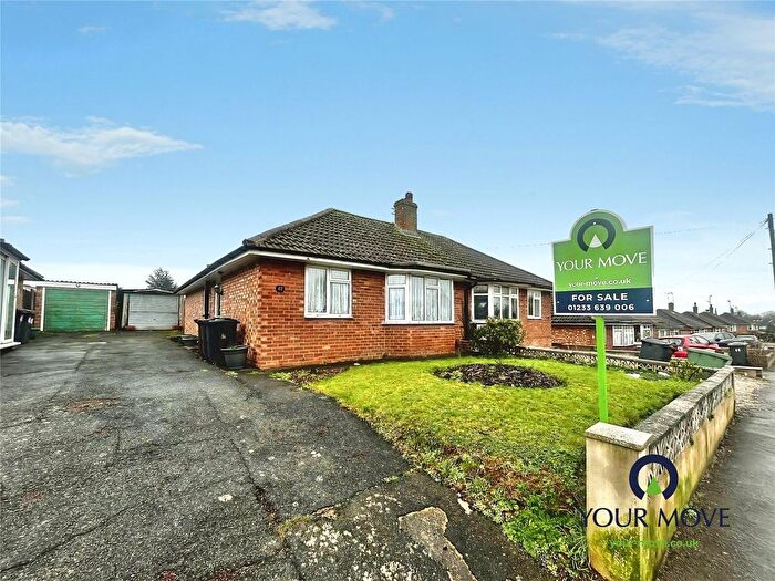 2 Bedroom Bungalow For Sale In Bybrook Road, Kennington, Ashford, Kent, TN24