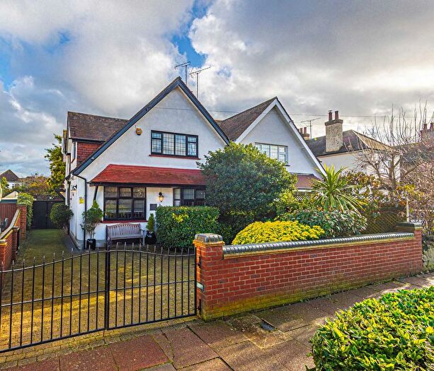 4 Bedroom Semi Detached House For Sale In St Augustines Avenue, Southend-On-Sea, SS1