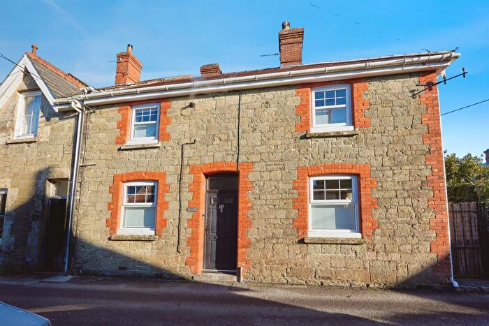 3 Bedroom End Of Terrace House For Sale In Victoria Street, Shaftesbury, SP7