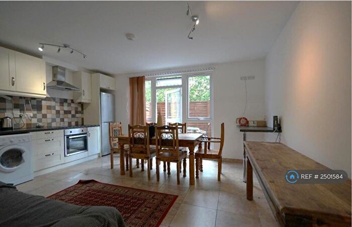 4 Bedroom Maisonette To Rent In Trimdon, London, NW1