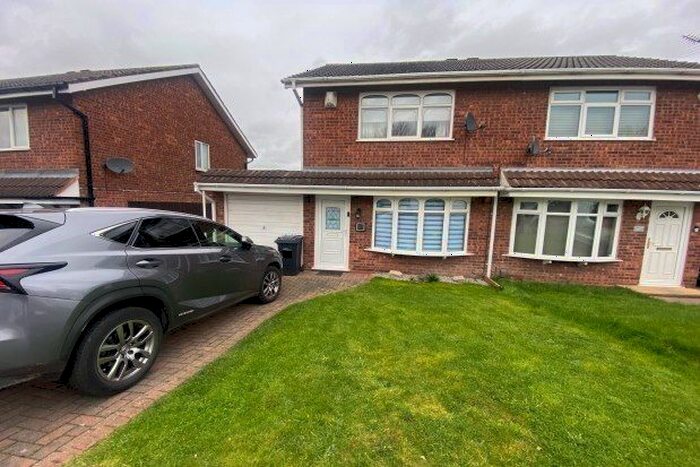 2 Bedroom Property To Rent In Clematis, Tamworth, B77