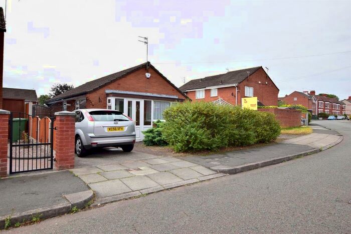 2 Bedroom Detached Bungalow To Rent In Molyneux Drive, Wallasey, CH45