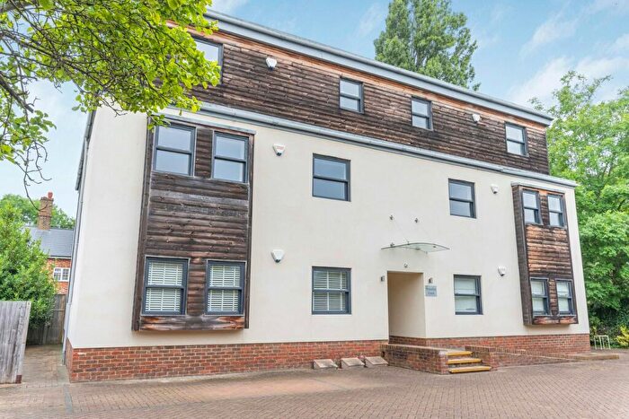 2 Bedroom Apartment To Rent In A Ravenscroft Road, Beckenham, BR3