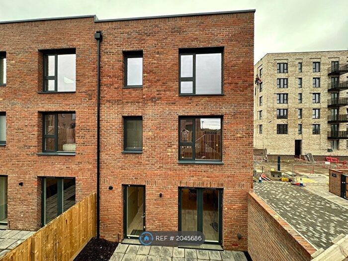 4 Bedroom End Of Terrace House To Rent In Mansell Street, Bristol, BS34