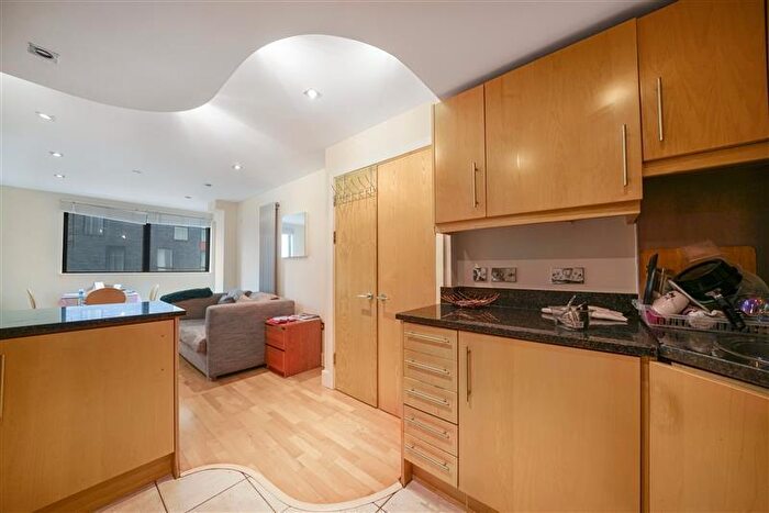 1 Bedroom Apartment To Rent In Millharbour, Canary Wharf, E14