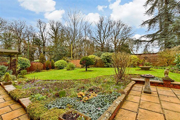 4 Bedroom Detached House For Sale In Amberglade, Southwater, West Sussex, RH13