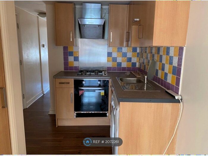 1 Bedroom Flat To Rent In B Station Rd, Nottingham, NG16