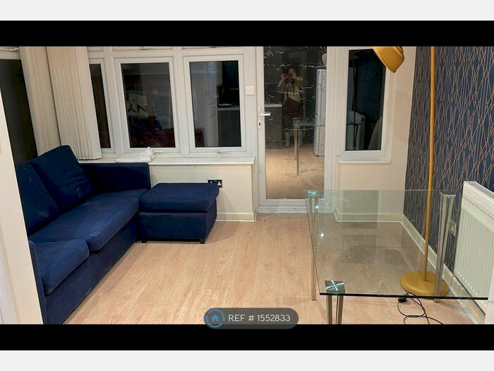 Studio To Rent In Rosehip Road, Cambridge, CB4