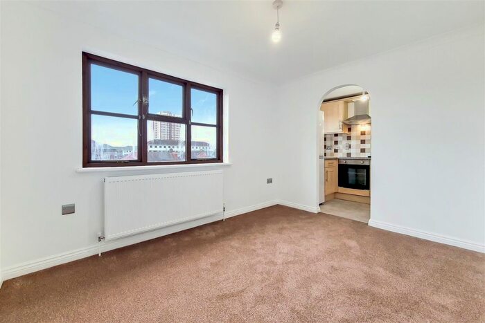 1 Bedroom Flat To Rent In Beaumont Place, Isleworth, TW7