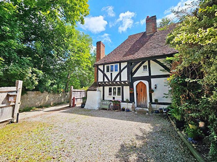 3 Bedroom Cottage For Sale In Old School Lane, Maidstone, ME15