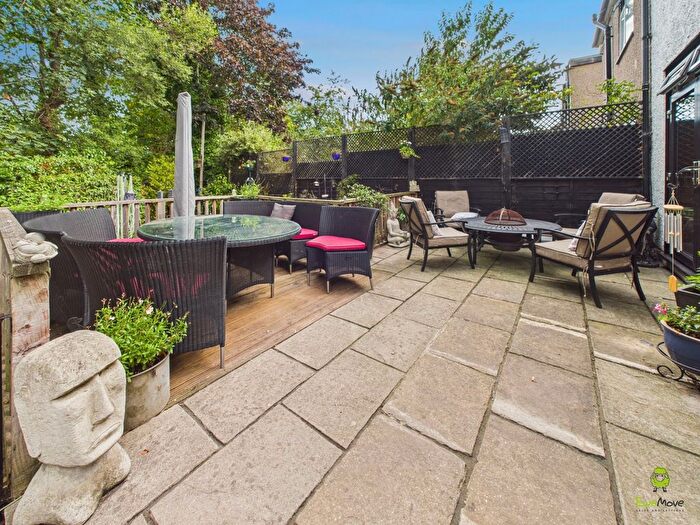 3 Bedroom Semi Detached House For Sale In Long Lane, Bexleyheath, Kent, DA7