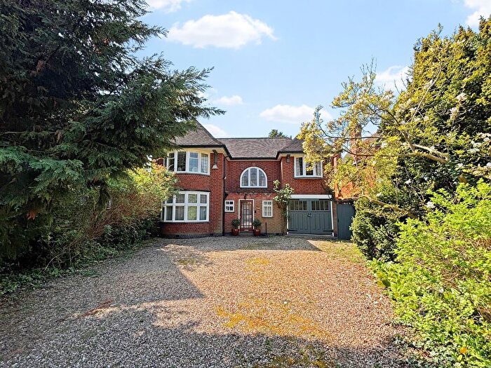4 Bedroom Detached House For Sale In London Road, Stoneygate, Leicester, LE2