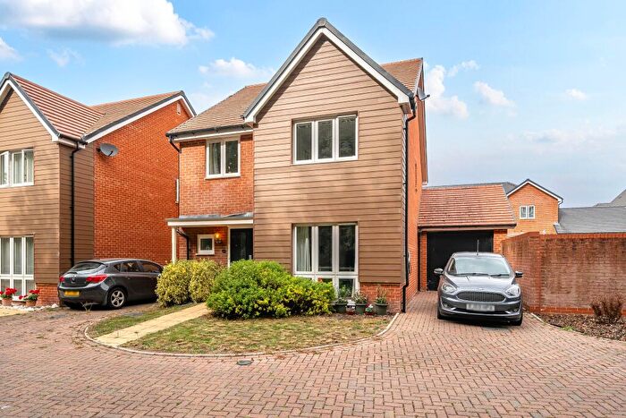 4 Bedroom Detached House For Sale In Blue Hut Way, Basingstoke, RG23