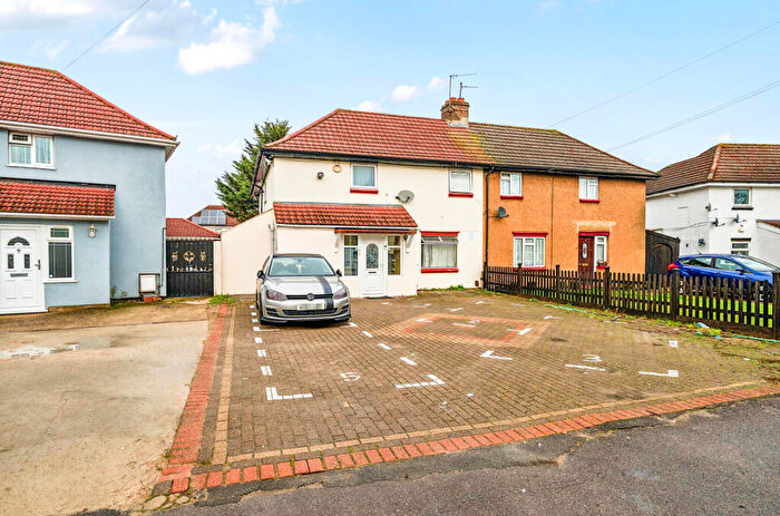 7 Bedroom Semi Detached House For Sale In Warrington Avenue, Slough, Berkshire, SL1