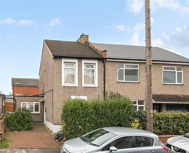 2 Bedroom Semi Detached House For Sale In Fountain Road, Thornton Heath, CR7