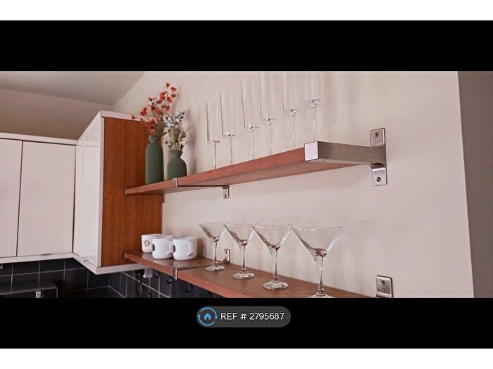 4 Bedroom Semi-Detached House To Rent In Great Boughton, Chester, CH3