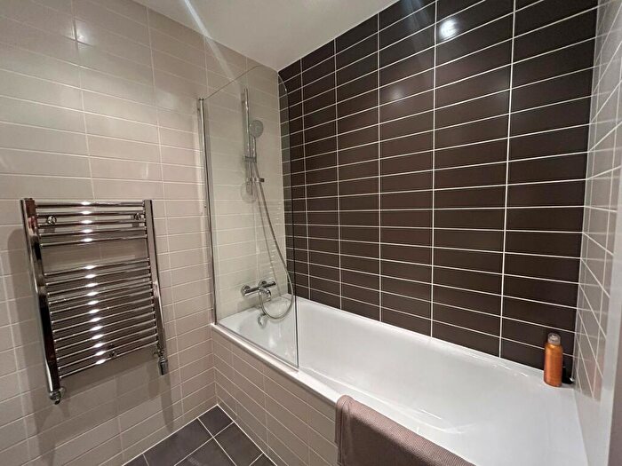 1 Bedroom Apartment To Rent In One Park West, L1