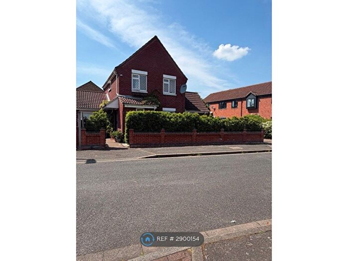 3 Bedroom Detached House To Rent In Allhallows Road, London, E6