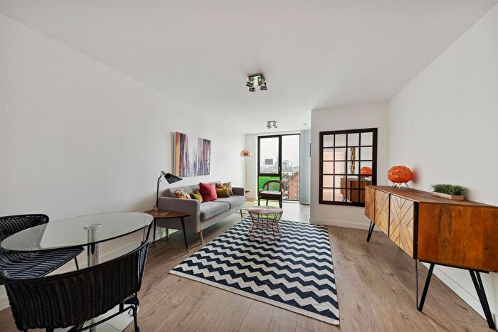1 Bedroom Flat To Rent In The Highway, Shadwell, E1W