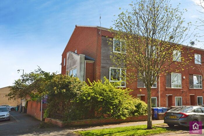 4 Bedroom End Terrace House For Sale In Greengage, Greater Manchester, Grove Village, M13