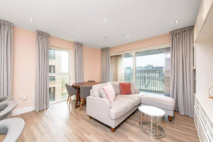 3 Bedroom Flat For Sale In Lismore Boulevard, Colindale, London, NW9