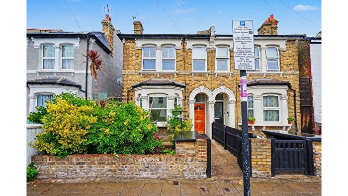 1 Bedroom Flat For Sale In A Fountain Road, Tooting, London, SW17