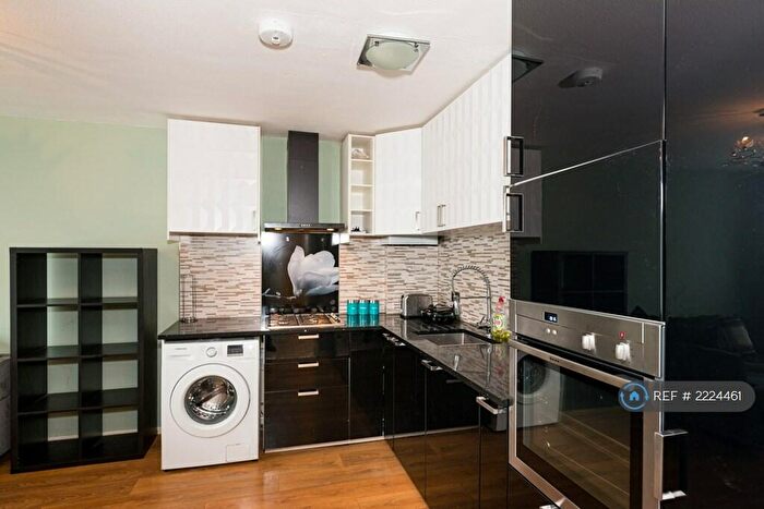 3 Bedroom Flat To Rent In Park Road High Barnet, High Barnet, Barnet, EN5