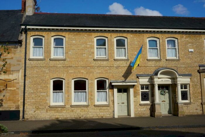 4 Bedroom Terraced House To Rent In High Street, Olney, MK46