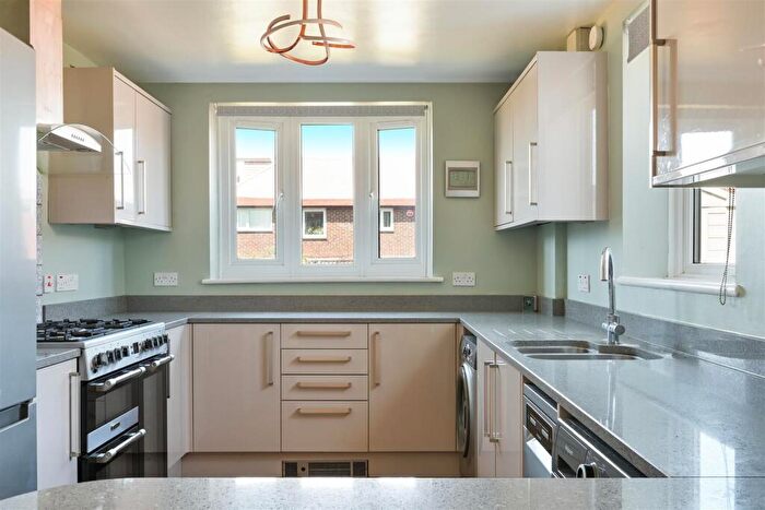 3 Bedroom House To Rent In Radstock Way, Merstham, RH1