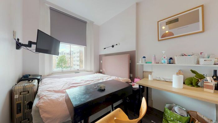 Studio To Rent In Clanricarde Gardens, London, W2