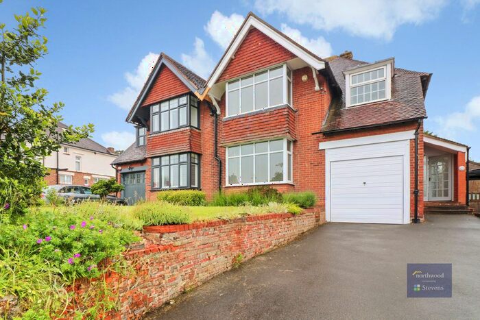 4 Bedroom Semi-Detached House To Rent In Magazine Road, Town Centre, Ashford, TN24