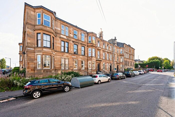 4 Bedroom Flat For Sale In Maxwell Road, Main Door, Pollokshields, Glasgow, G41