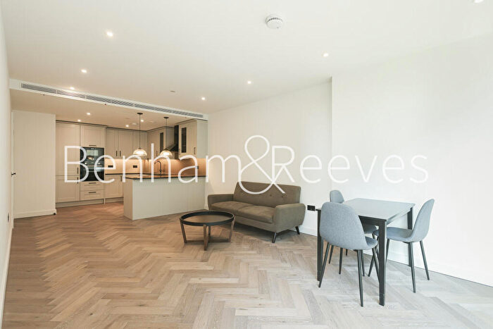 2 Bedroom Apartment To Rent In Merino Gardens, London Dock, Wapping, E1W