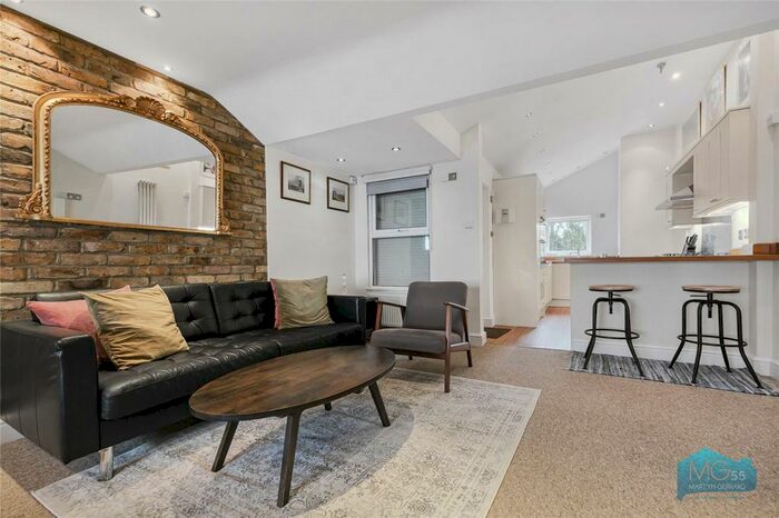 1 Bedroom Apartment To Rent In High Street, High Barnet, Hertfordshire, EN5