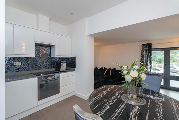 1 Bedroom Apartment To Rent In Lincoln Road, Dorking, RH4