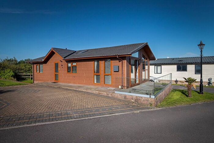 2 Bedroom Mobile/park Home For Sale In Townfoot, Ecclefechan, Lockerbie Dumfries Amp; Galloway, DG11