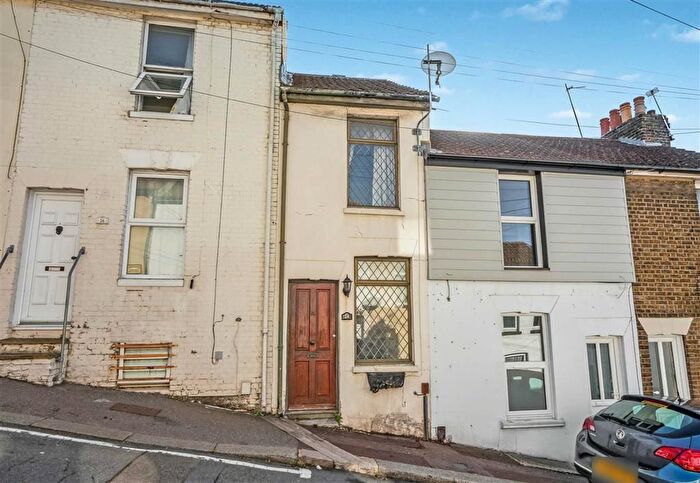 2 Bedroom Terraced House For Sale In Grange Hill, Chatham, ME5