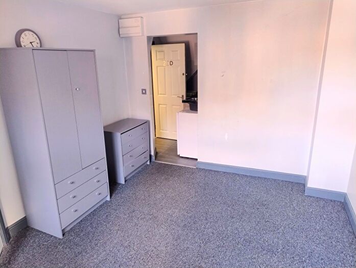 1 Bedroom Flat To Rent In Long Street, City Centre, Wolverhampton, WV1