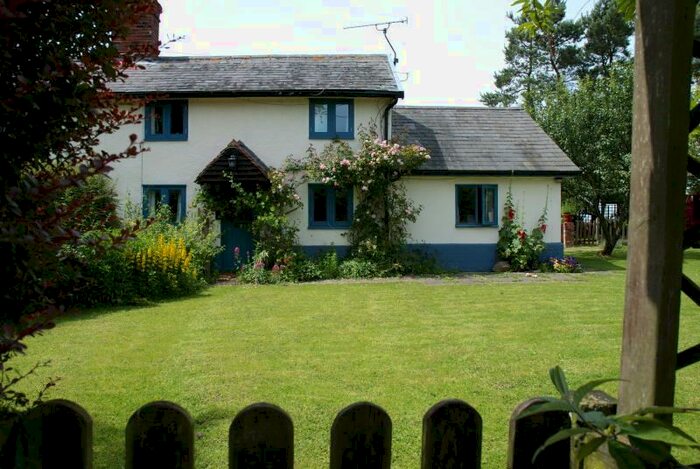 3 Bedroom Cottage To Rent In Silver Street, Old Newton, IP14