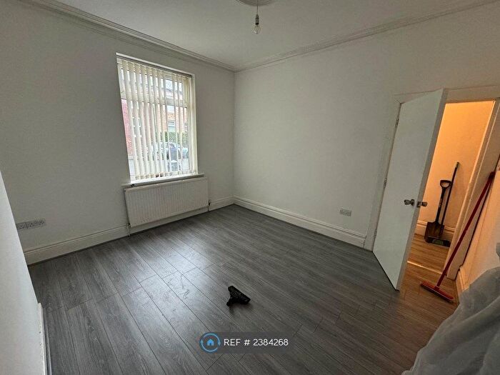 3 Bedroom Terraced House To Rent In Manchester Old Road, Middleton, Manchester, M24