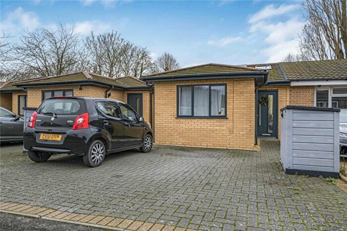 1 Bedroom Bungalow For Sale In Pickett Aveune, Headington, Oxford, OX3